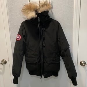 Women’s M Canada Goose bomber jacket, black